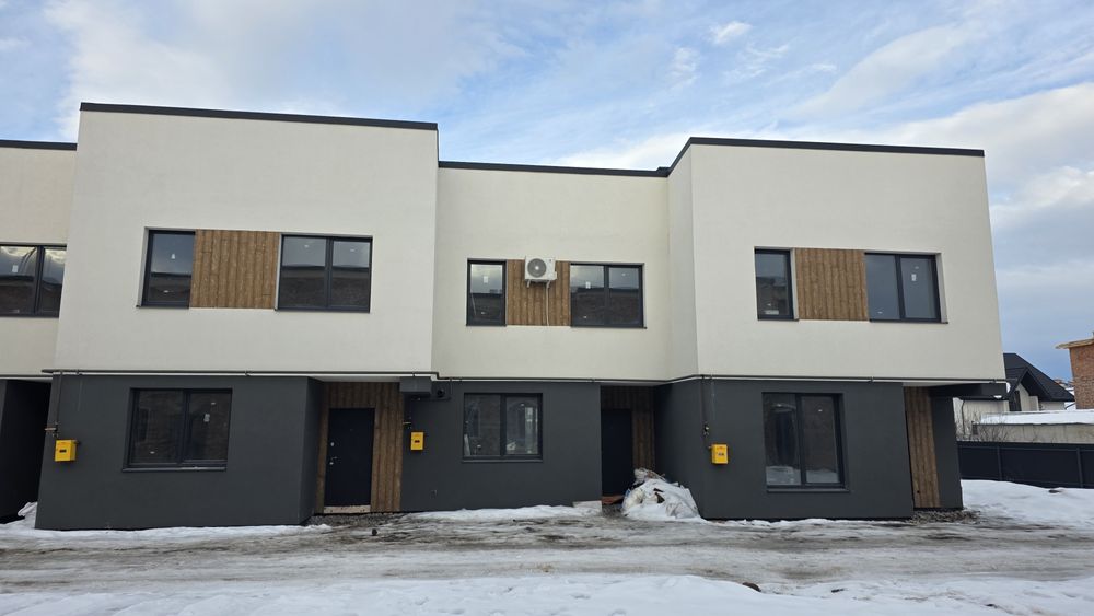 Продам готові таунхауси в с. Крихівці з гарною якістю будівництва