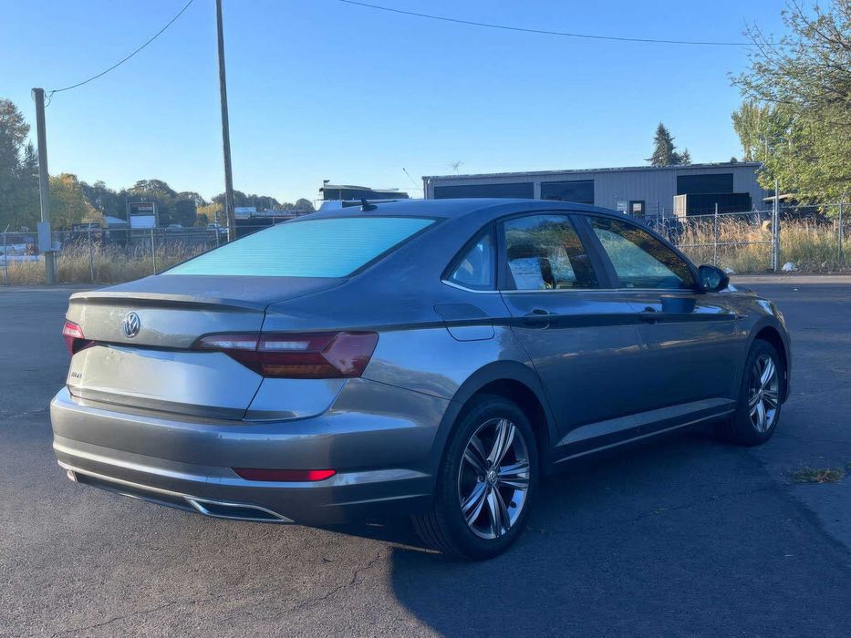 Volkswagen Jetta R-Line      2019