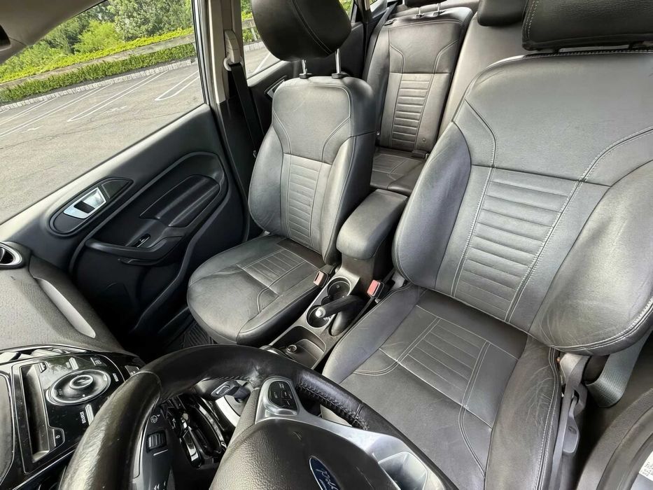 Ford Fiesta Titanium      2014