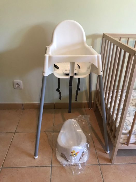 Berço de bebé/criança + vários artigos