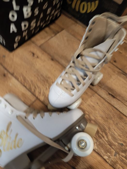 Praktycznie nowe wrotki damskie r 37 retro raz ubrane