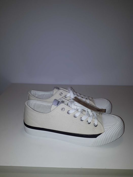 Trampki rozmiar 42 / rozmiar 43 NOWE