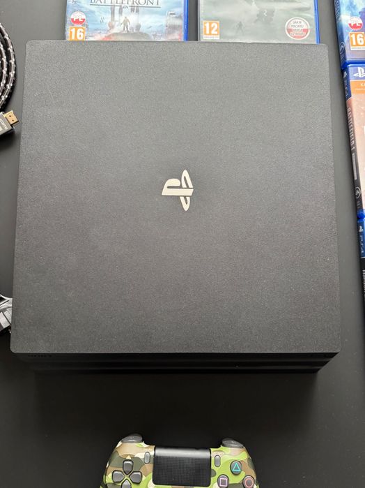 Konsola PS4 PRO 1TB używana 1 pad moro