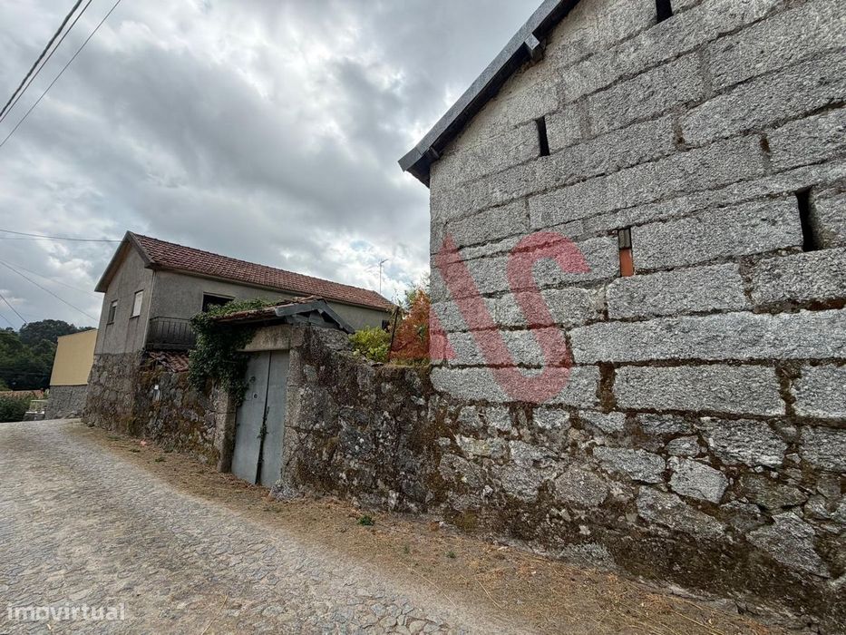 Moradia para Restauro com Terreno de 340 m² | Estorãos, Fafe