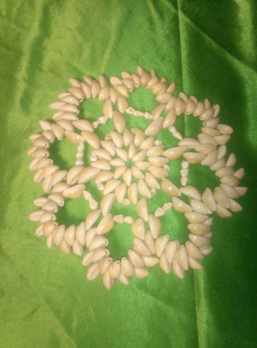 Подставка из ракушек диаметр 23 см