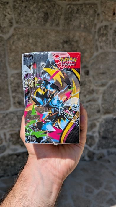 Pokémon TCG: Pitch Black Booster Box