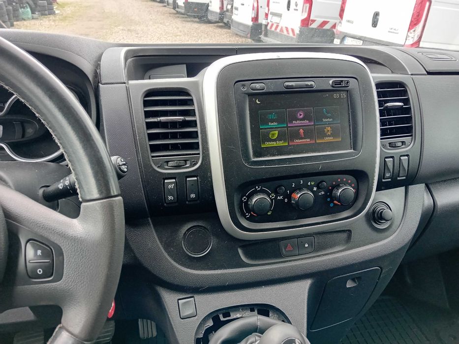 auto 9-cio osobowe na wynajem laweta plandeka