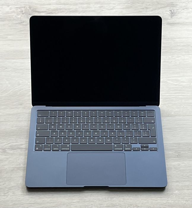 OUTLET MacBook Air 2024 M3 8/256 FV23 5 cykli