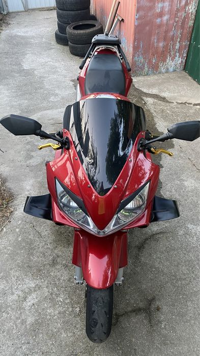 Продам Honda F4i 600