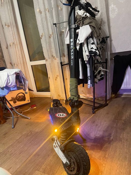 Продам электросамокат kukirin g2 master