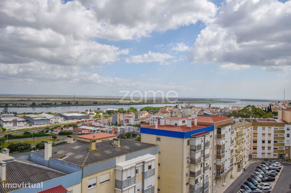 Apartamento T3 com Vista de Rio e Luz Natural | 9º Andar com Elevad...