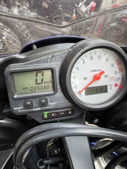Yamaha YZF-R6 600cc 2000 | 35.000 km | Pneus novos | Precisa reparação