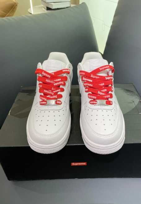 Nike Air Force 1 Low Supreme White R.42,5