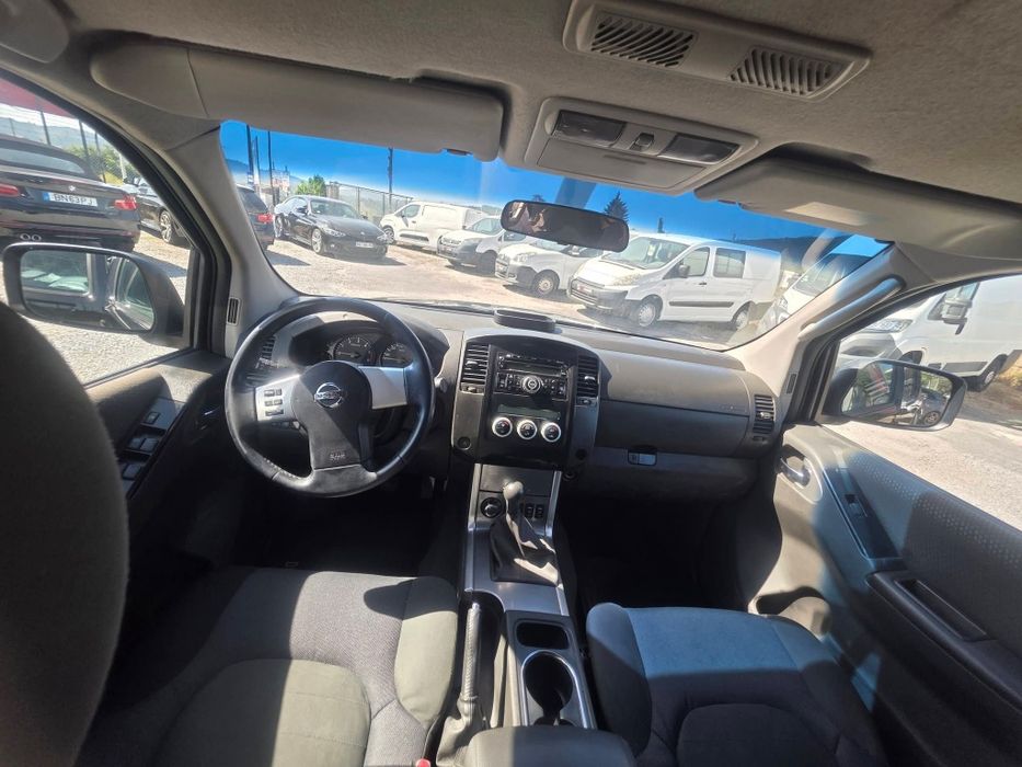 Nissan Navara   2.5 cc,  190 cv