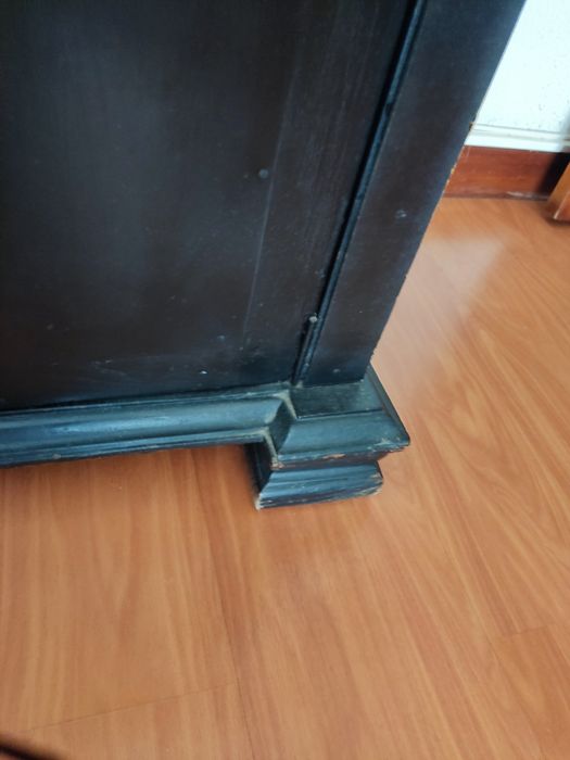 Aparador antigo anos 80  de sala madeira pintado preto