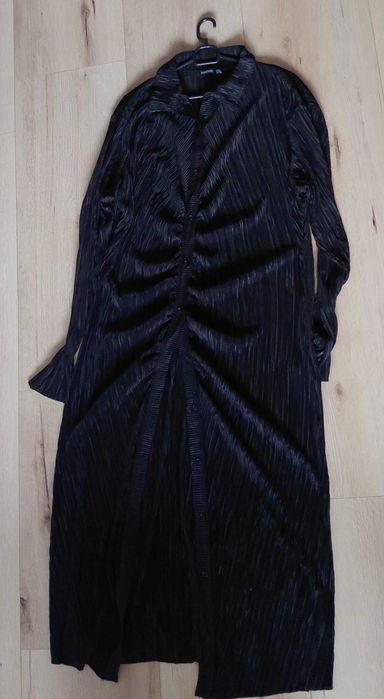 Czarna maxi plisowana zapinana sukienka plus size 54