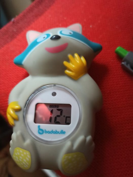 Термометр кімнатний на дотик.