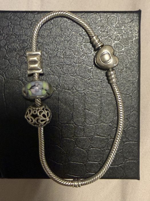 Pulseira PANDORA Original + 3 Contas | Produto de Insolvência | 85 €