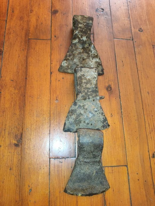 Сокира давня.  .