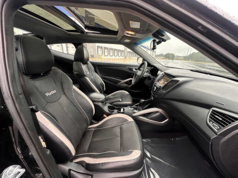 Hyundai Veloster      2015