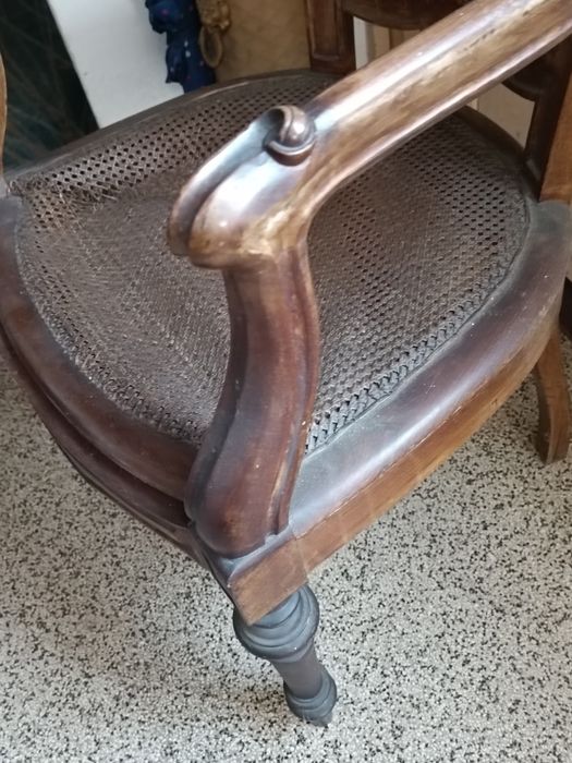 Cadeirão para restauro.