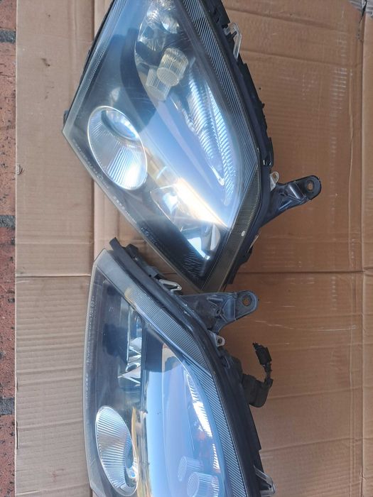 Lampy przód Opel Vectra c