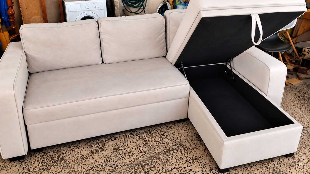 Sofá com Chaise Longue e Arrumação Bom Estado