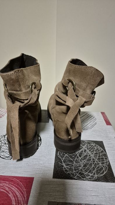 Botas novas bege 38