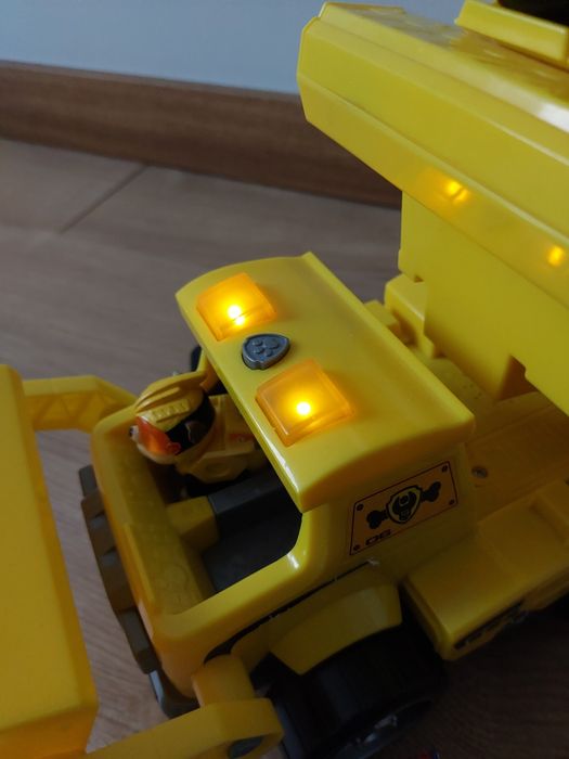 Psi patrol buldożer Rubbla i  pojazd Chase