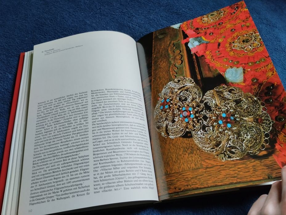 Aus alten Kästen und Truhen. Reinhard Haller