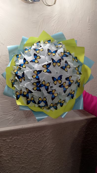 Букет з метеликів