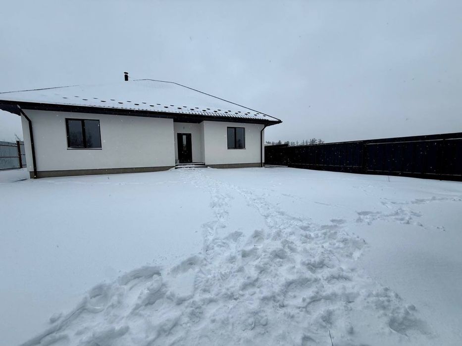 Сучасний будинок з ремонтом у Дмитрівці