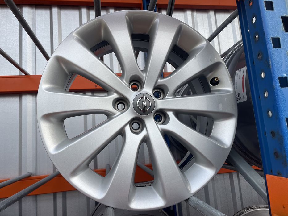 Astra J 17 cali, 5x105 super stan!