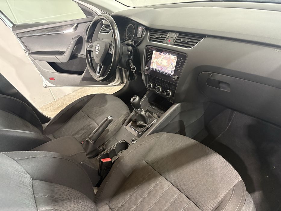 Skoda Octávia 2019 1.6TDI Sedan