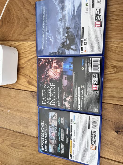 Sony ps5 плюс три гри