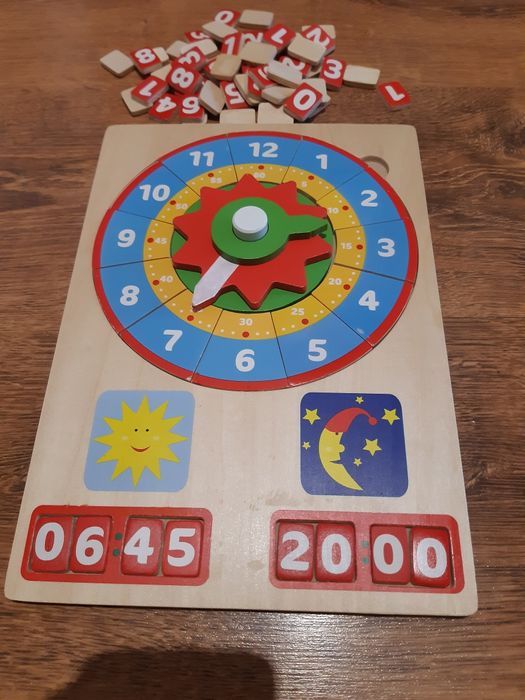 Drewniany zegar do nauki godzin