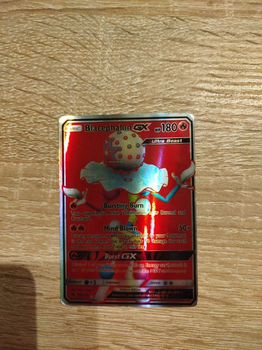 Carta Pokémon Blacephalon.