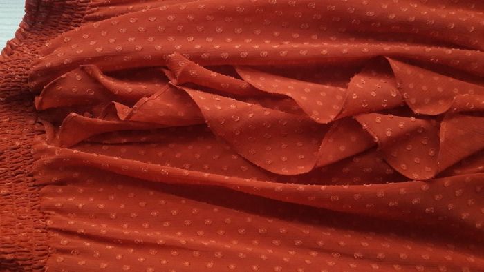 Elegancka biurowa pomarańczowa ruda mgiełka bluzka w grochy z żabotem