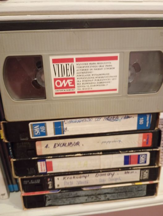 15 kaset VHS nagrane