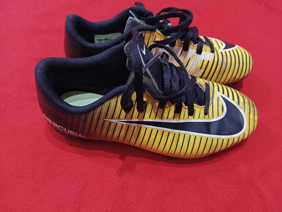 Chuteiras NIKE MERCURIAL  Nº 36