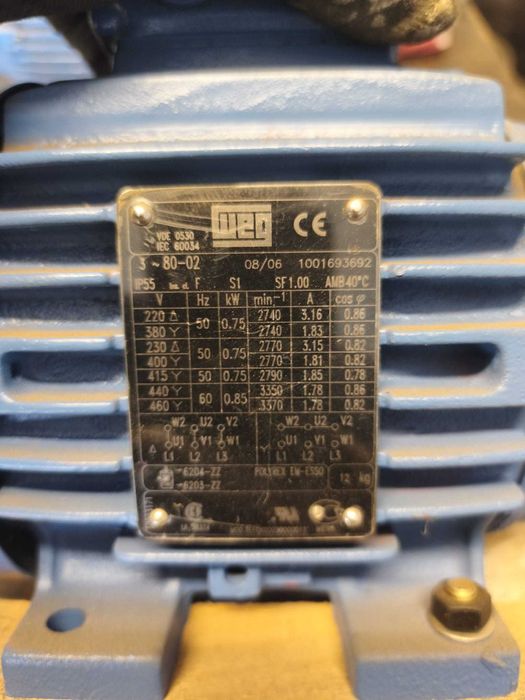 Motor Elétrico Trifásico WEG 0.75kW (1HP) - 2740 RPM - Como Novo