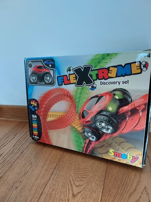 tor wyścigowy Smoby FleXtreme Discovery Set