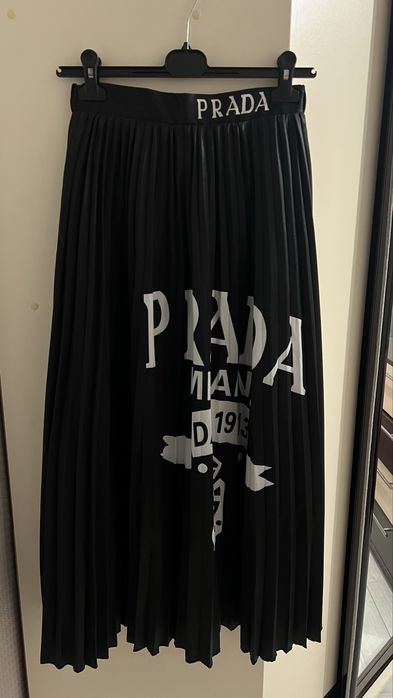 продам юбку, спідницю від Prada
