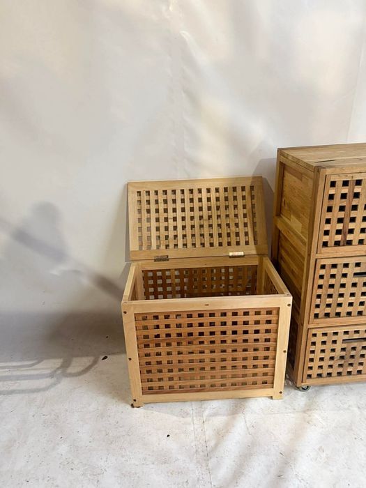 Komoda - rożne drobiazgi