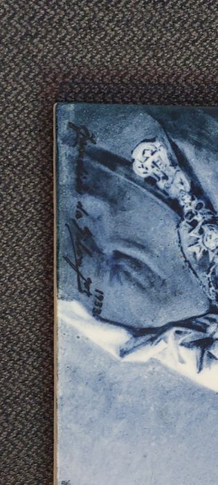 Azulejos antigos ,  da F.Sacavém e outro assinado