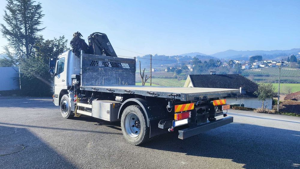 Mercedes Atego 1628 c/ caixa basculante trilateral e grua Hiab 122 E-4