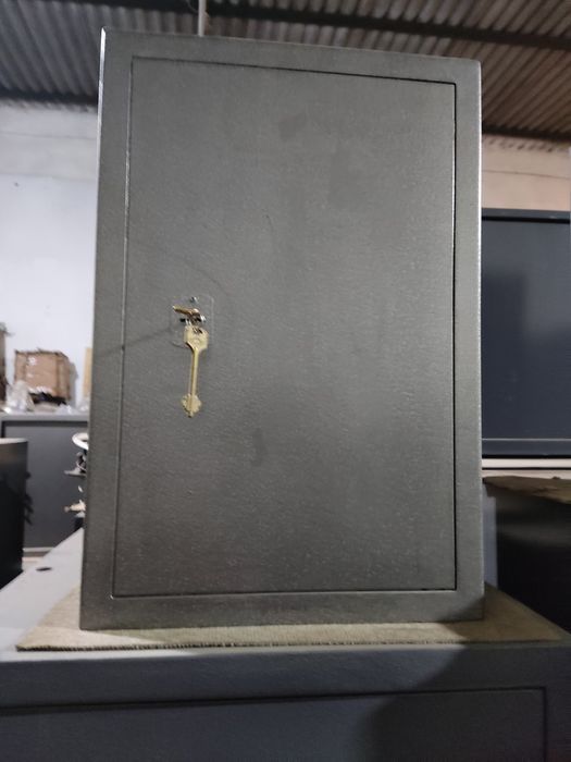 Продаю б.у сейф (выбор б.у сейфов)