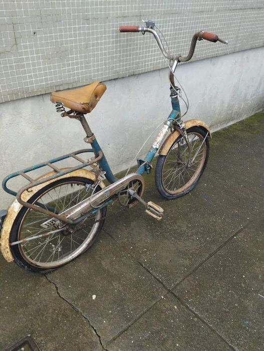 Vendo esta bicicleta muita bonita bom estado