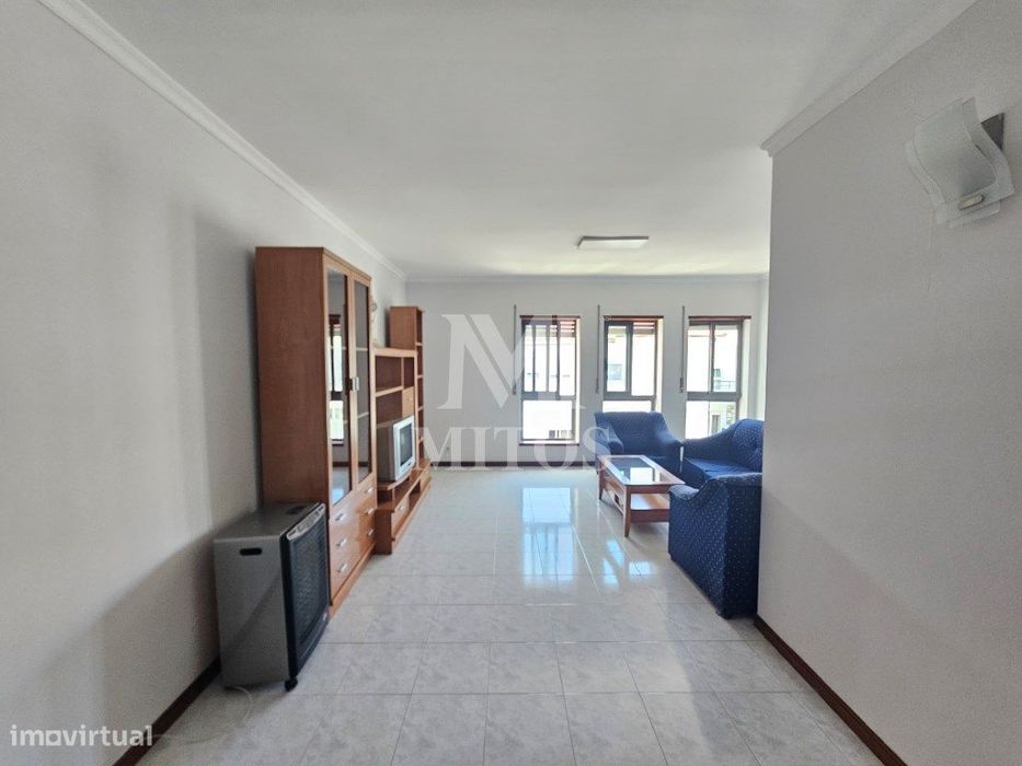 Apartamento T4 mobilado - Darque