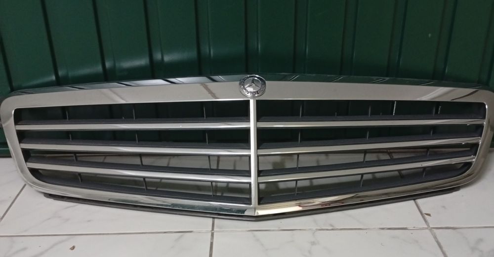 Grelha Frontal Original Mercedes Classe C (W204) Elegance – Ref: A2048